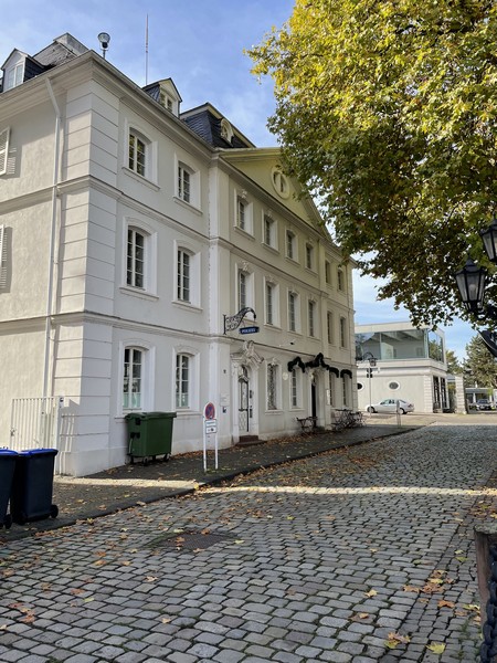 Frontansicht der Polizei-Inspektion Alt-Saarbrücken